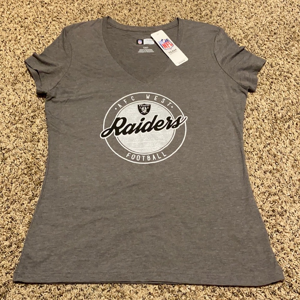Women’s large Raiders t-shirt
